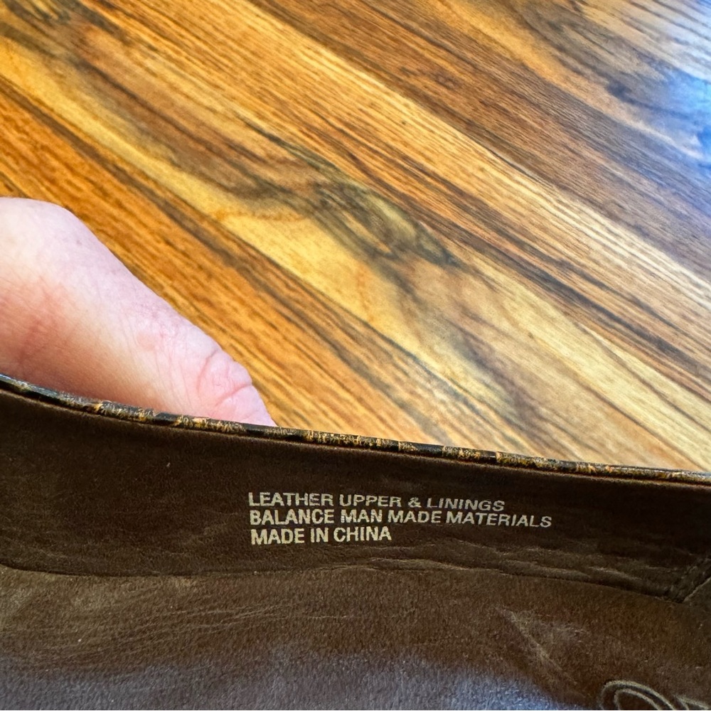 boc Born Beautiful Block Heel Leather Dragon Embossed Textured Pumps 6.5 37 - Picture 7 of 9